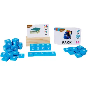 Holz Lernspielzeug Set mit Buchstaben- und Zahlenbausteinen sowie Lernkarten für Kinder.