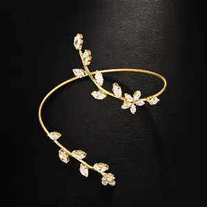Prachtige gouden strass blad bovenarm armband open manchet sieraad voor avondfeest