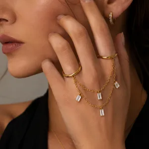 Goldener Doppel-Fingerring mit funkelnden Strass Ketten modischer Damen Hand Schmuck