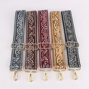 Tracolla di ricambio regolabile e tessuta con accessori metallici per borse donna.