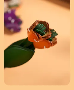 Handmade vegetable-tanned leather tulip keychain charm cute car rearview mirror hanging ornament.