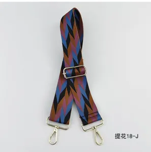 Verstellbarer bunter Jacquard Taschenriemen Detail, geometrisches Muster Metall.