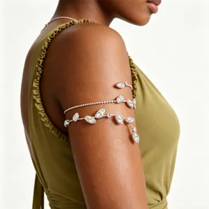 Brazalete de brazo con hojas de brillantes, elegante joya nupcial para vestido de gala.