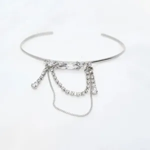 Silberner Strass-Armreif für Damen, minimalistischer Luxus Quasten Armschmuck für Hochzeit.