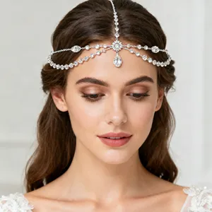 Zarte Kristall Tropfen Stirnkette Detailansicht, elegantes Braut Haarschmuck Accessoire
