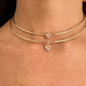 Doppelreihige goldene Choker Halskette mit funkelnden Herz Kristall Anhängern für Damen