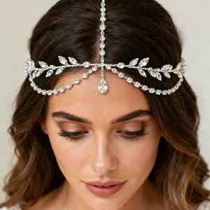 Atemberaubende Strass Stirnkette Braut Haarschmuck Detail, eleganter Tropfen Haaraccessoire.