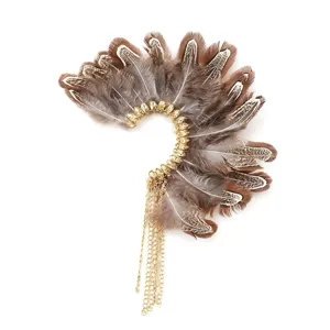 Böhmische Feder Ohrkappe mit Goldkette Quaste, einzigartiger ethnischer Schmuck für Damen Urlaub.