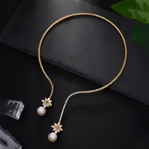 Collier ras du cou ouvert strass perles scintillantes, bijoux de mariage élégants.