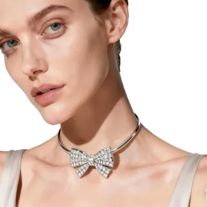 Elegante Strass Schleife Choker Halskette für Damen, glänzendes Silber Statement Schmuckstück.