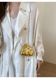 Mini Sac Bandoulière Doré en Métal Forme Nuage pour Femme Élégante avec Chaîne Chic Mode