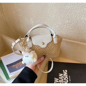 Zomerse geweven stro handtas voor vrouwen, stijlvolle lederen flap crossbody schoudertas methanger.