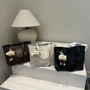 Vintage τσάντα tote μεγάλης χωρητικότητας για γυναίκες, κομψή τσάντα ώμου με charm.