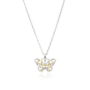 Collier tendance argenté avec pendentif papillon ajouré et zircons jaunes et blancs.