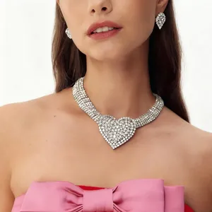 Luxus Legierung Strass Herz Anhänger Halskette Glänzende Kristall Schlüsselbein Kette Galvanisierte Abendparty Geschenk Elegante Halsketten Für Damen Schmuck