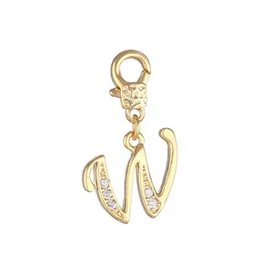 Gouden letter W hanger met sprankelende zirkoon, elegant DIY ketting sieraden accessoire detailfoto.
