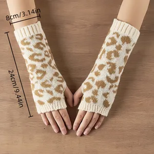 Gepunktete Strick Armstulpen fingerlose Handschuhe Detailansicht mit Maßen und Schnitt.