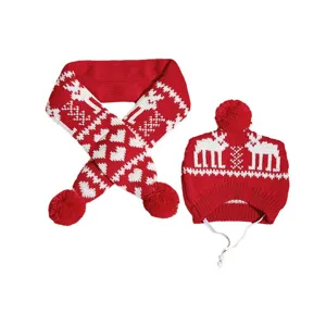 Ensemble écharpe et bonnet de Noël en tricot pour animal, motif cerf rouge et blanc mignon.