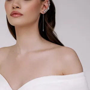 Impresionante pendiente de clip con hojas de estrás y cadena de borla delicada joyería brillante.