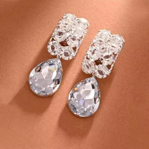Élégantes boucles d'oreilles goutte en cristal avec de brillants strass pour femmes.
