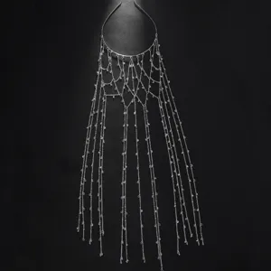 Silberfarbene Metall Quasten Haarkette Detail, elegantes Netz Design Kopfschmuck für Damen.