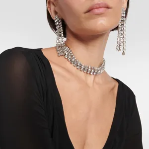 Atemberaubendes mehrschichtiges Kristall-Choker-Halsband und lange Fransen Ohrringe Set.