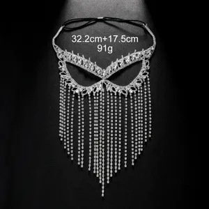 Schitterend strass masker met lange franjes, perfect voor Halloween feesten en maskerades.