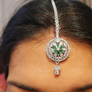 Catena per Capelli a Fiore Vintage da Donna in Rame Zirconia Catena per Fronte Copricapo Indiano Tradizionale Gioielli Etnici Con Nappa a Goccia d'Acqua Regalo