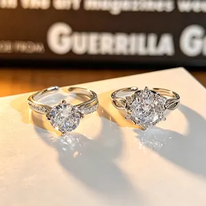 Anillos abiertos plateados con detalles brillantes de circonita cúbica elegante.