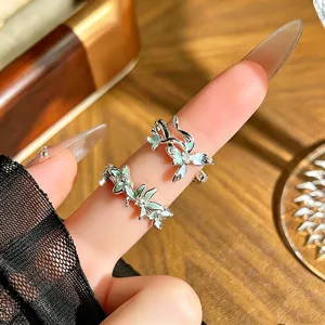 Mintgrüne Emaillierte Ranken Blumen Offener Ring, eleganter Wald Stil stapelbarer Schmuck für Frauen.