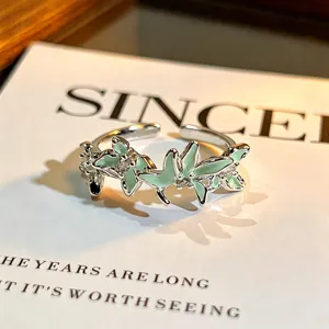 Minzgrüner Emaillierter Schmetterling Zirkon Offener Ring Detail, Nischen Design.