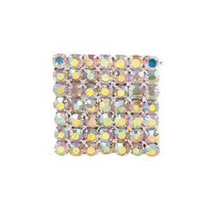 Stunante anello aperto quadrato con strass da donna, gioiello geometrico di cristallo AB luccicante.
