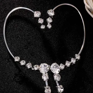 Glitzernde Strass Ohrklemme mit Quaste, elegantes Clip On Ohrring Design für Damen Partys.