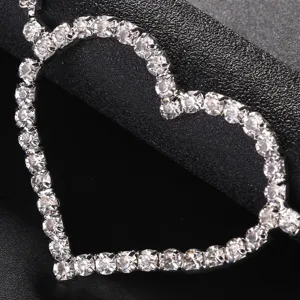 Dettaglio catena da vita cuore strass, catena corpo cristallo scintillante gioiello sexy.