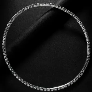 Strass Haarreif Detailaufnahme, glitzerndes Kristall Haarband fuer Abendkleid und Hochzeit.