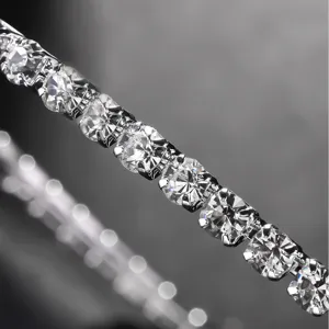 Kristall Strass Haarreif Braut Hochzeit Kopfschmuck silber Glitzer Haarschmuck Detailaufnahme
