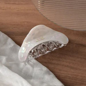 Pince à cheveux irisée en acétate, grand modèle triangle pour cheveux épais, style élégant.
