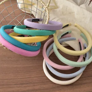 Korean style diagonal stripe sponge headband narrow edge elegant hair accessory detailed shot