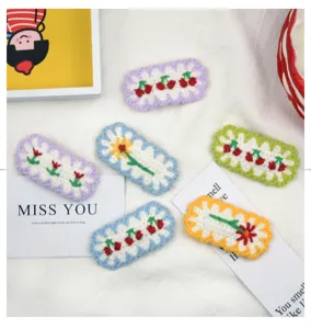 Cute crochet floral hair clips set, colorful handmade knitted hair barrettes for girls.