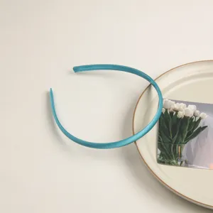 Fine serre-tête en satin bleu turquoise, élégant bandeau unicolore pour les femmes.