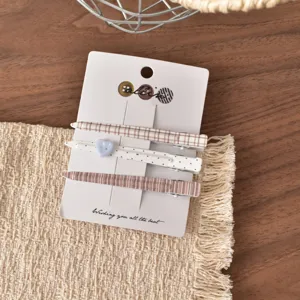 Set di mollette per capelli con bottoni autunnali, clip a becco d'anatra a quadri e pois dolci.