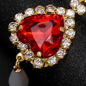 Exquisite rote Herz Kristall Stirnkette Gold Metall Strass exotischer Kopfschmuck Accessoire.