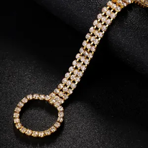 Catena da caviglia dorata con strass e anello per dito del piede gioiello estivo da spiaggia