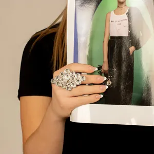 Modischer Strass geometrischer Ring für Damen, Statement offener verstellbarer Kristalnschmuck.