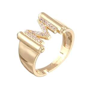 Stiloso elegante anello aperto placcato oro lettera M con zircone gioielli regolabili per donna