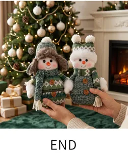 Kerst gebreide ushanka muts sneeuwman pop pluche figuur voor vakantie huisdecoratie display.
