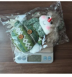 Kerst gebreide sneeuwman pop speelgoed ushanka hoed vakantie decoratie feestdag geschenk