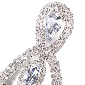 Atemberaubende Strass-Quasten-Ohrringe mit Tropfenkristall, eleganter Modeschmuck für Frauen.