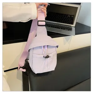 Lightweight outdoor crossbody bag, casual sports chest bag, simple minimalist style.