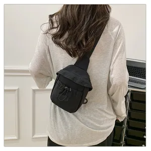 Casual outdoor lightweight crossbody chest bag for men and women, perfect for sports and travel.